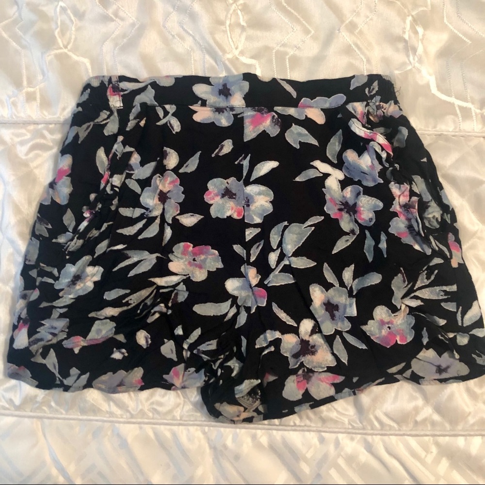High waist floral print ruffle shorts